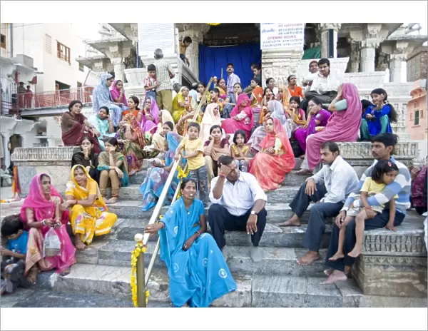 Devotees waiting to do puja at Diwali, Jagdish temple, Udaipur, Rajasthan, India, Asia