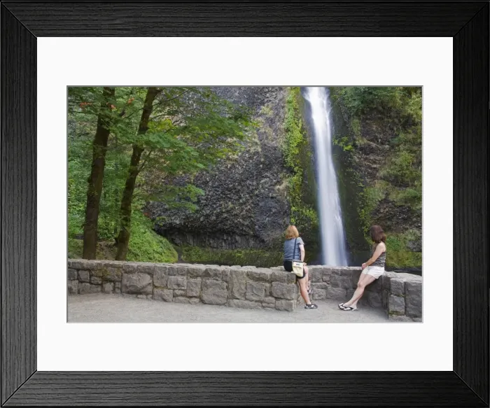 Framed Print : Horsetail Falls in the Columbia River Gorge, Greater Portland Region, Oregon Framed Print : Horsetail Falls in the Columbia River Gorge, Greater Portland Region, Oregon