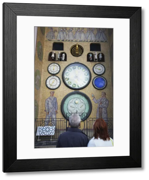Framed Print : People looking at Astronomical Clock on Town Hall In Upper Square (Horni Namesti) Framed Print : People looking at Astronomical Clock on Town Hall In Upper Square (Horni Namesti)