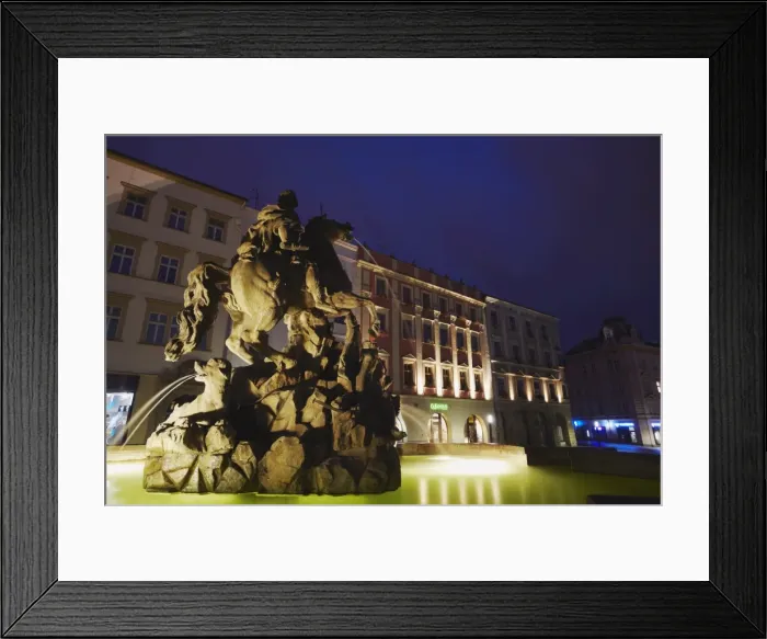 Framed Print : Caesars Fountain in Upper Square (Horni Namesti) at dusk, Olomouc