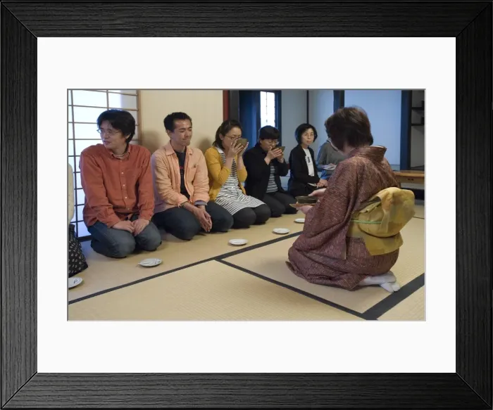 Framed Print : People receiving bowls of tea from the hostess at a Japanese tea ceremony, Japan, Asia Framed Print : People receiving bowls of tea from the hostess at a Japanese tea ceremony, Japan, Asia