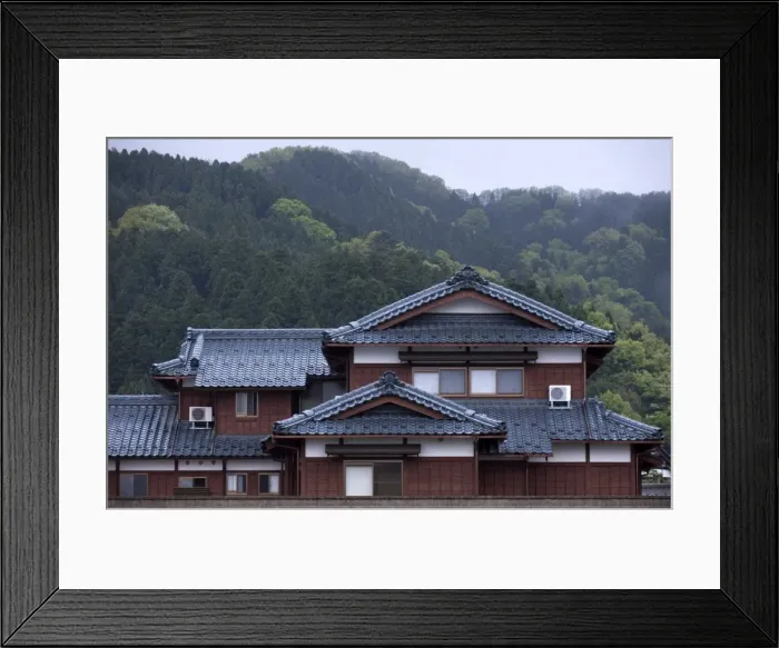 Framed Print : Large traditional single-family home in the countryside of Fukui, Japan, Asia Framed Print : Large traditional single-family home in the countryside of Fukui, Japan, Asia