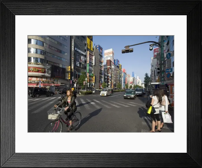 Framed Print : The wide Yasukuni-dori Street in the Kabukicho entertainment district, East Shinjuku Framed Print : The wide Yasukuni-dori Street in the Kabukicho entertainment district, East Shinjuku