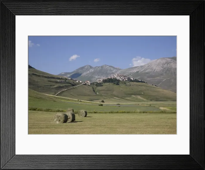 Framed Print : Castelluccio di Norcia, Norcia, Umbria, Italy, Europe Framed Print : Castelluccio di Norcia, Norcia, Umbria, Italy, Europe