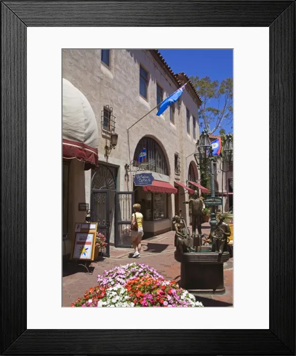 Framed Print : La Arcada Shopping Mall, Santa Barbara, California, United States of America Framed Print : La Arcada Shopping Mall, Santa Barbara, California, United States of America