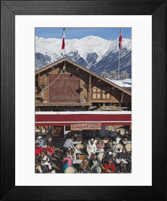 Framed Print : Busy cafe in Courchevel 1850 ski resort in the Three Valleys (Les Trois Vallees) Framed Print : Busy cafe in Courchevel 1850 ski resort in the Three Valleys (Les Trois Vallees)