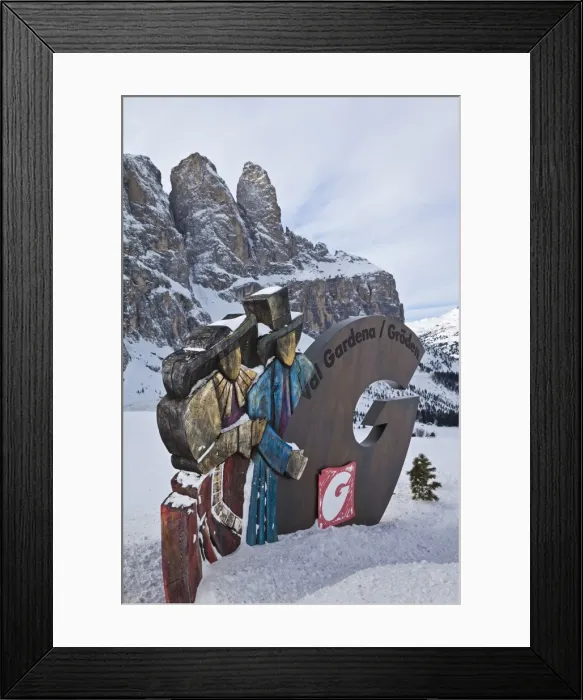 Framed Print : Snow covered Val Gardena sign in front of Mount Langkofel, Sella Ronda Framed Print : Snow covered Val Gardena sign in front of Mount Langkofel, Sella Ronda