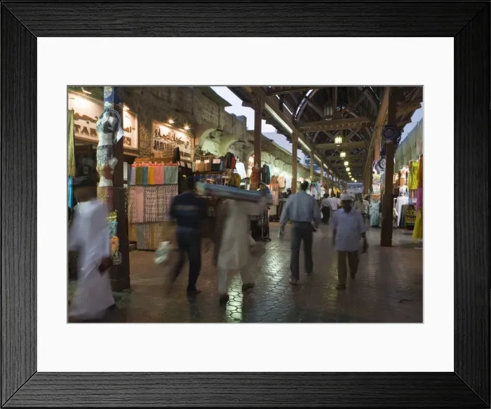 Framed Print : Shoppers in Bur Dubai souk, Dubai, United Arab Emirates, Middle East Framed Print : Shoppers in Bur Dubai souk, Dubai, United Arab Emirates, Middle East