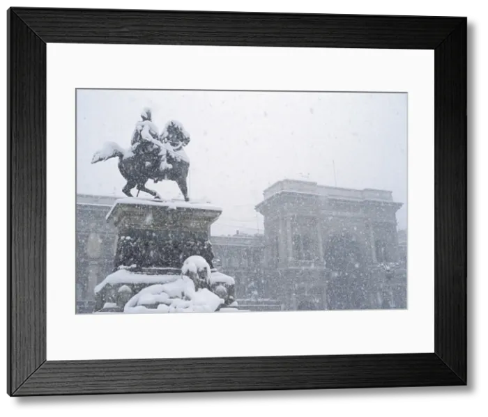 Framed Print : Snow falling on the statue of Vittorio Emanuele, Milan, Lombardy, Italy, Europe Framed Print : Snow falling on the statue of Vittorio Emanuele, Milan, Lombardy, Italy, Europe