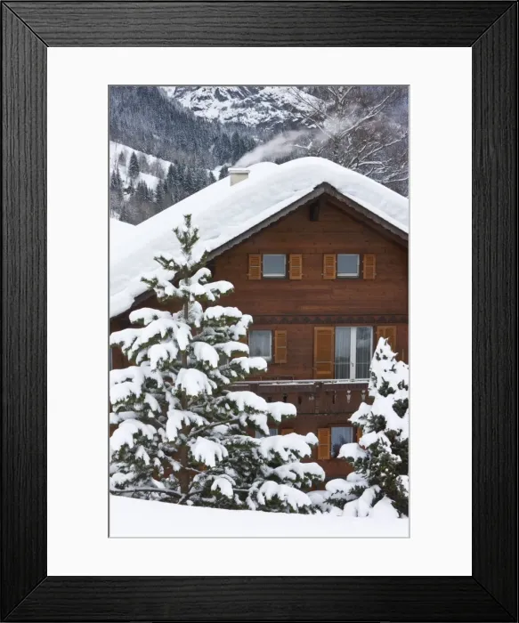 Framed Print : Grindelwald, typical Swiss style Chalets, Jungfrau region, Bernese Oberland Framed Print : Grindelwald, typical Swiss style Chalets, Jungfrau region, Bernese Oberland