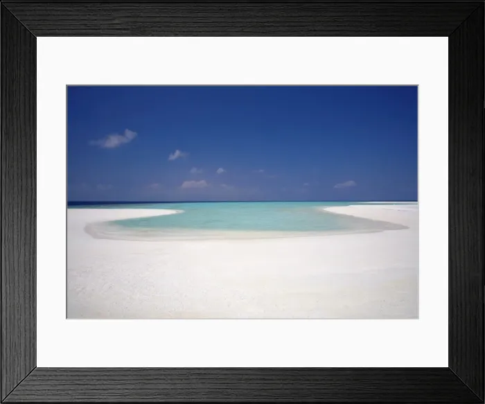 Framed Print : Empty beach and tropical lagoon, Maldives, Indian Ocean Framed Print : Empty beach and tropical lagoon, Maldives, Indian Ocean
