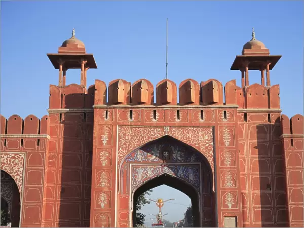 Aimeri gate, main gate to Old city, Pink City, Jaipur, Rajasthan, India, Asia