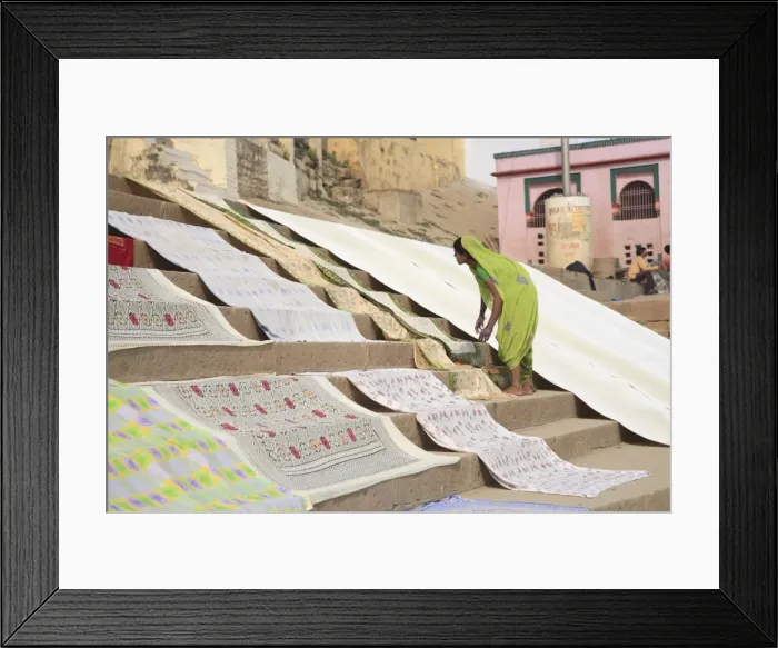 Framed Print : Dhobi wallah drying laundry, Ghats, Varanasi, Uttar Pradesh, India, Asia Framed Print : Dhobi wallah drying laundry, Ghats, Varanasi, Uttar Pradesh, India, Asia
