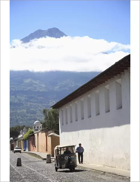 Volcano, Vulcan Agua and colonial architecture, Antigua, Guatemala, Central America