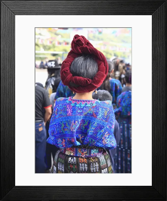 Framed Print : Mayan woman in traditional dress, Santa Catarina Palopo, Santa Catarina Framed Print : Mayan woman in traditional dress, Santa Catarina Palopo, Santa Catarina