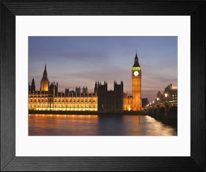 Framed Print : The Houses of Parliament, Big Ben and Westminster Bridge at dusk, UNESCO World Heritage Site Framed Print : The Houses of Parliament, Big Ben and Westminster Bridge at dusk, UNESCO World Heritage Site