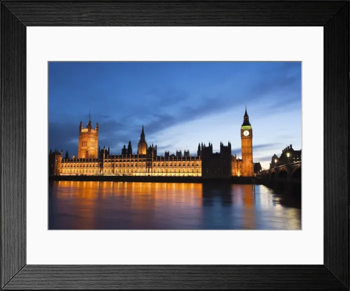 Framed Print : The Houses of Parliament, Big Ben and Westminster Bridge at dusk, UNESCO World Heritage Site Framed Print : The Houses of Parliament, Big Ben and Westminster Bridge at dusk, UNESCO World Heritage Site