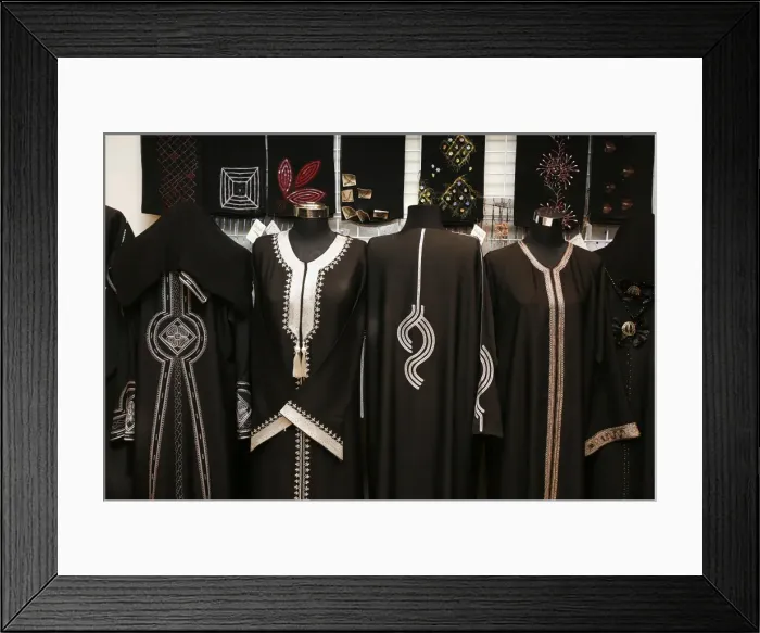 Framed Print : Islamic dress, Doha, Qatar, Middle East Framed Print : Islamic dress, Doha, Qatar, Middle East