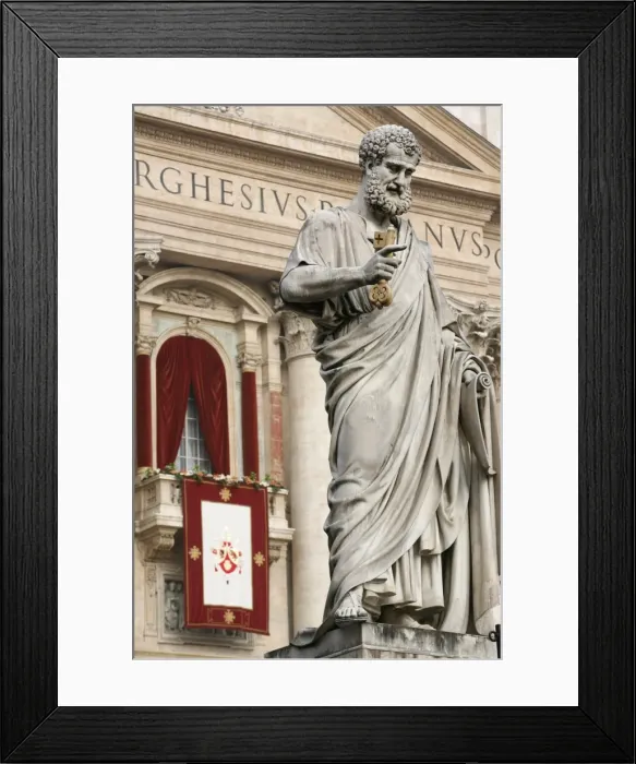 Framed Print : Popes balcony and statue of St. Peter outside St Peters Basilica Framed Print : Popes balcony and statue of St. Peter outside St Peters Basilica