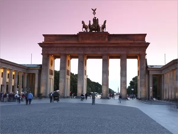 Brandenburg Gate at sunset, Pariser Platz, Unter Den Linden, Berlin, Germany, Europe