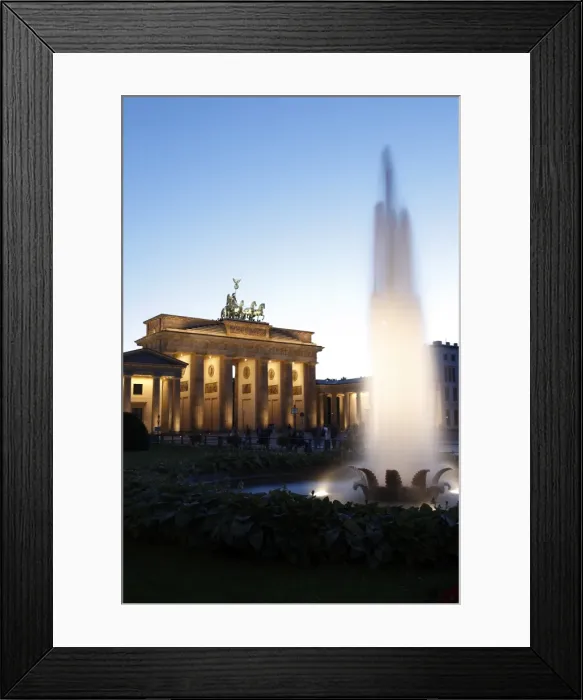 Framed Print : Brandenburg Gate, floodlit, Pariser Platz, Unter Den Linden, Berlin, Germany, Europe Framed Print : Brandenburg Gate, floodlit, Pariser Platz, Unter Den Linden, Berlin, Germany, Europe