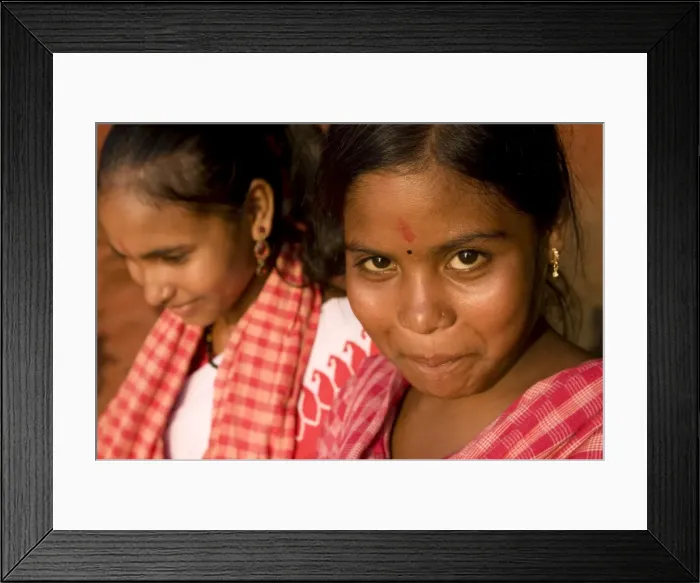 Framed Print : Young shy girls on the Howrah river banks, Kolkata (Calcutta), West Bengal, India, Asia Framed Print : Young shy girls on the Howrah river banks, Kolkata (Calcutta), West Bengal, India, Asia