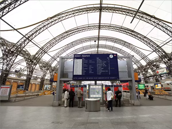 Interior, Central Railway Station, Dresden, Saxony, Germany, Europe