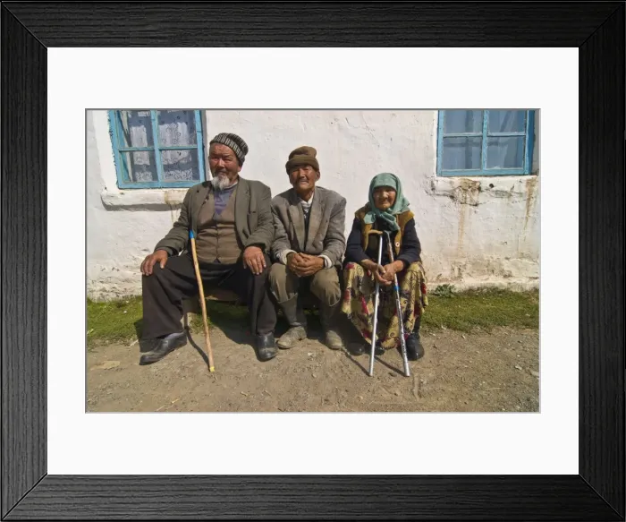 Framed Print : Three oldies sitting on a bench and having a chat, At Bashy, Kyrgyzstan Framed Print : Three oldies sitting on a bench and having a chat, At Bashy, Kyrgyzstan
