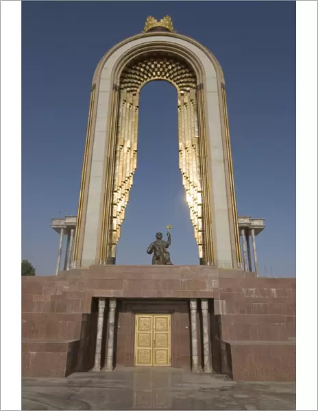 Statue of Ismail Samani (Ismoili Somoni), as memorial, Dushanbe, Tajikistan, Central Asia