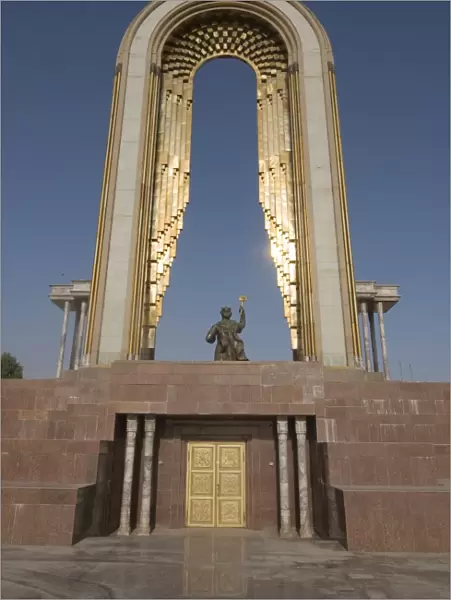 Statue of Ismail Samani (Ismoili Somoni), as memorial, Dushanbe, Tajikistan, Central Asia