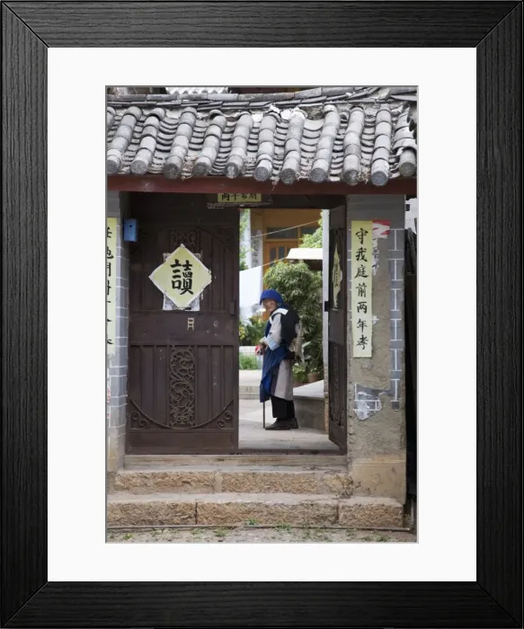 Framed Print : Naxi minority woman, Lijiang, Yunnan Province, China, Asia Framed Print : Naxi minority woman, Lijiang, Yunnan Province, China, Asia