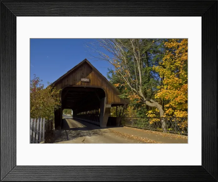 Framed Print : Autumn fall colours around traditional timber covered bridge (Middle Bridge) Framed Print : Autumn fall colours around traditional timber covered bridge (Middle Bridge)