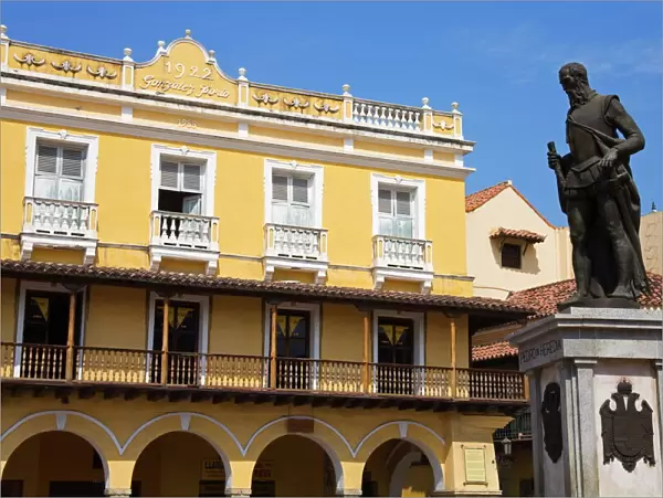 Statue of Pedro de Heredia in Plaza de Los Coches, Old Walled City District