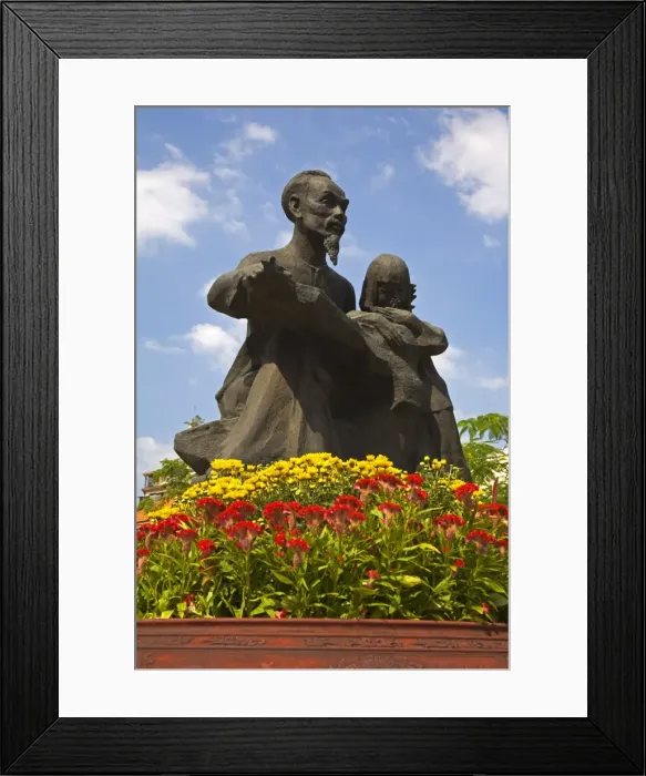 Framed Print : Statue of Ho Chi Minh, Ho Chi Minh City (Saigon), Vietnam, Indochina, Southeast Asia