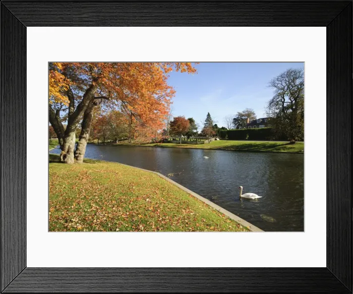 Framed Print : Village Green, East Hampton, The Hamptons, Long Island, New York State Framed Print : Village Green, East Hampton, The Hamptons, Long Island, New York State