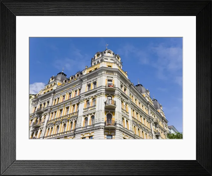 Framed Print : Stalinist architecture on the corner of Volodymyrska and Prorizna Streets Framed Print : Stalinist architecture on the corner of Volodymyrska and Prorizna Streets