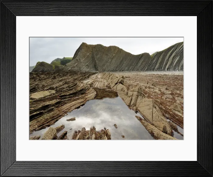 Framed Print : Rock formations (flysch) at low tide on coast between Zumaia and Deba, Costa Vasca Framed Print : Rock formations (flysch) at low tide on coast between Zumaia and Deba, Costa Vasca
