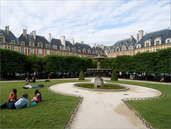 Place des Vosges, Marais Quarter, Paris, France, Europe