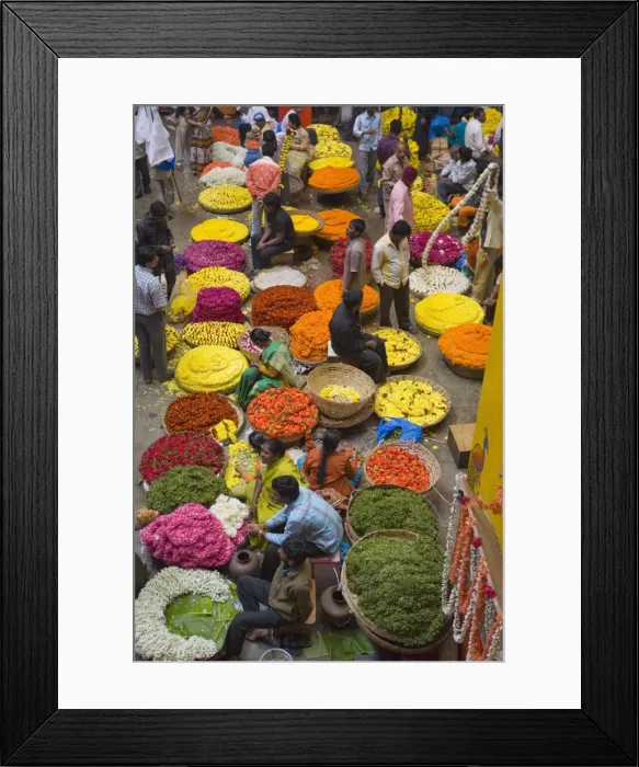 Framed Print : Flower necklace sellers in City Market, Bengaluru (Bangalore), Karnataka state Framed Print : Flower necklace sellers in City Market, Bengaluru (Bangalore), Karnataka state