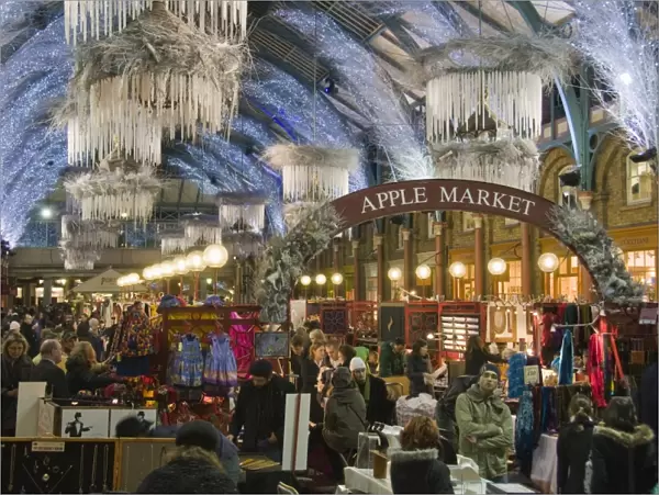 Christmas shopping in the Apple Market at Covent Garden, London, England