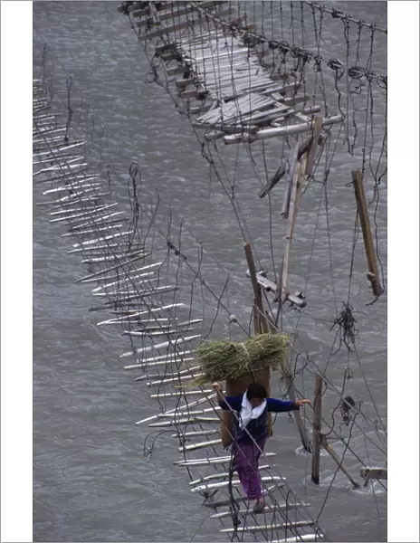 Swinging rope bridges, Gojal near Passu, Pakistan, Asia