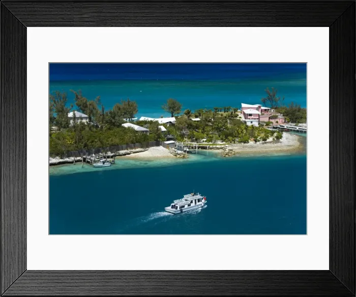 Framed Print : House on Paradise Island, Nassau, New Providence Island, Bahamas, West Indies Framed Print : House on Paradise Island, Nassau, New Providence Island, Bahamas, West Indies