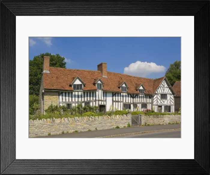 Framed Print : Palmers farm building at Mary Ardenss farm, childhood home of Shakespeares mother at Wilmcote, near Stratford-upon-Avon, Warwickshire, England, United Framed Print : Palmers farm building at Mary Ardenss farm, childhood home of Shakespeares mother at Wilmcote, near Stratford-upon-Avon, Warwickshire, England, United