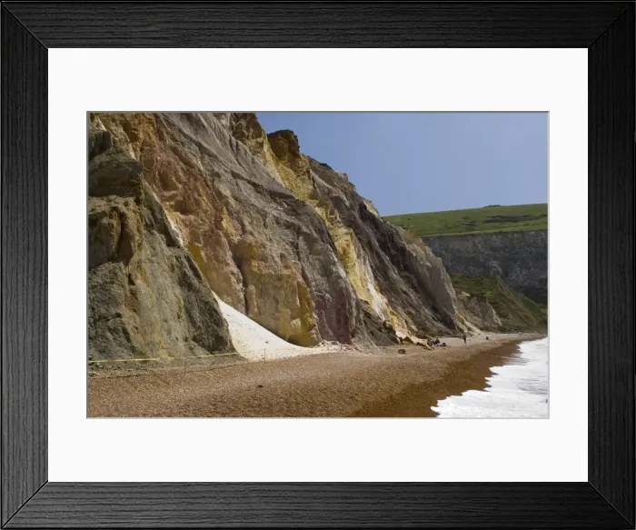 Framed Print : The beach and multi-coloured cliffs at Alum Bay, Isle of Wight, Hampshire Framed Print : The beach and multi-coloured cliffs at Alum Bay, Isle of Wight, Hampshire