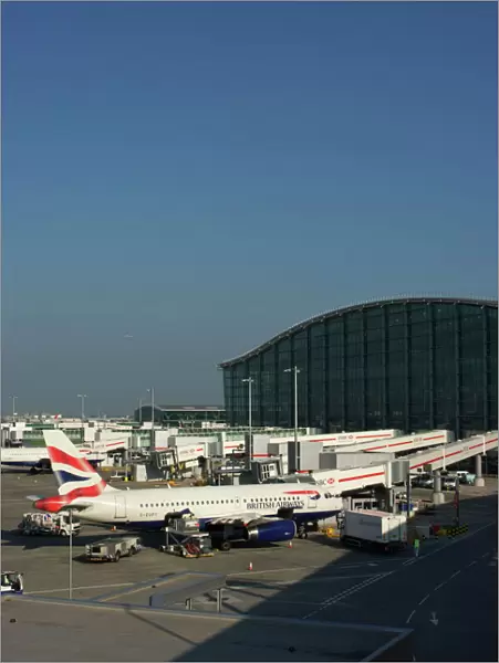 Heathrow Airport Terminal 5 in 2008, London, England, United Kingdom, Europe