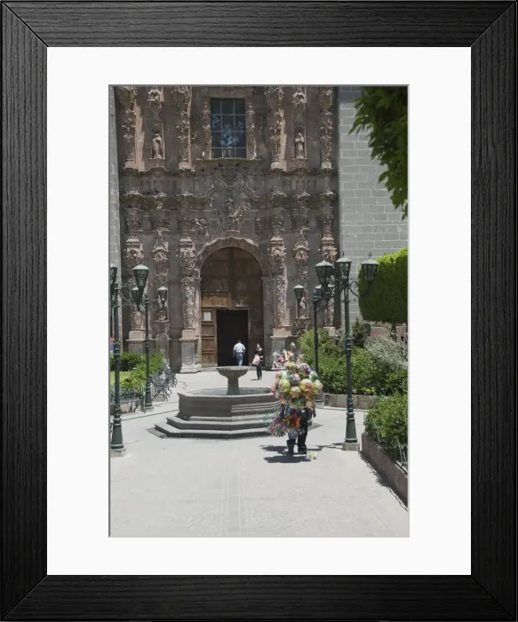 Framed Print : Balloon sellers, San Miguel de Allende (San Miguel), Guanajuato State, Mexico Framed Print : Balloon sellers, San Miguel de Allende (San Miguel), Guanajuato State, Mexico