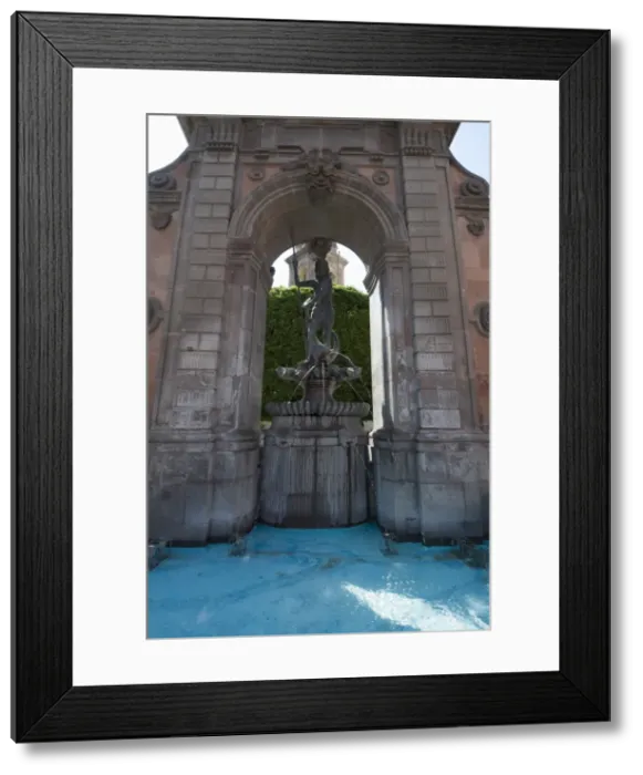 Framed Print : Statue of Neptune, Santiago de Queretaro (Queretaro), a UNESCO World Heritage Site Framed Print : Statue of Neptune, Santiago de Queretaro (Queretaro), a UNESCO World Heritage Site