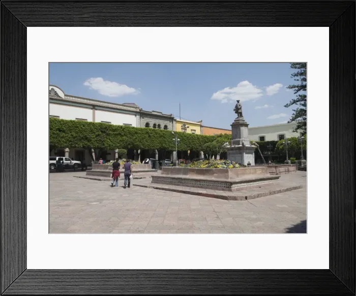 Framed Print : Plaza de la Independencia (Plaza de Armas) in Santiago de Queretaro (Queretaro) Framed Print : Plaza de la Independencia (Plaza de Armas) in Santiago de Queretaro (Queretaro)