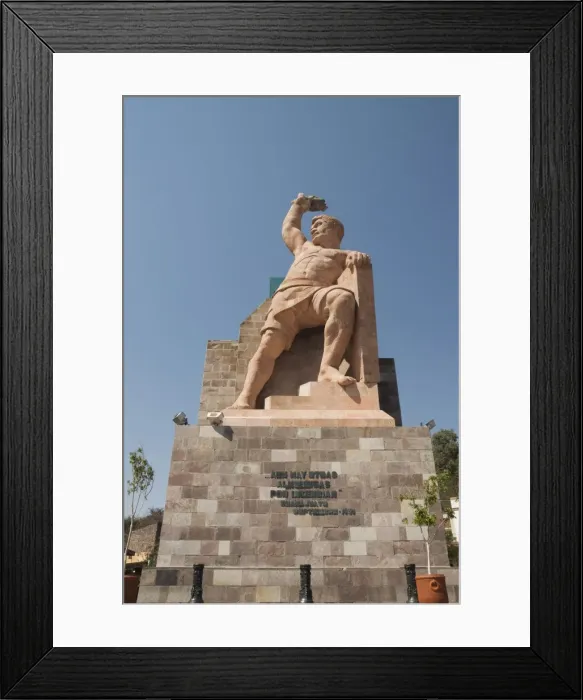 Framed Print : Pipila monument statue on hill in Guanajuato, Guanajuato State, Mexico, North America Framed Print : Pipila monument statue on hill in Guanajuato, Guanajuato State, Mexico, North America
