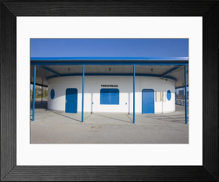 Framed Print : Building on Oak Street Beach, Chicago, Illinois, United States of America, North America Framed Print : Building on Oak Street Beach, Chicago, Illinois, United States of America, North America